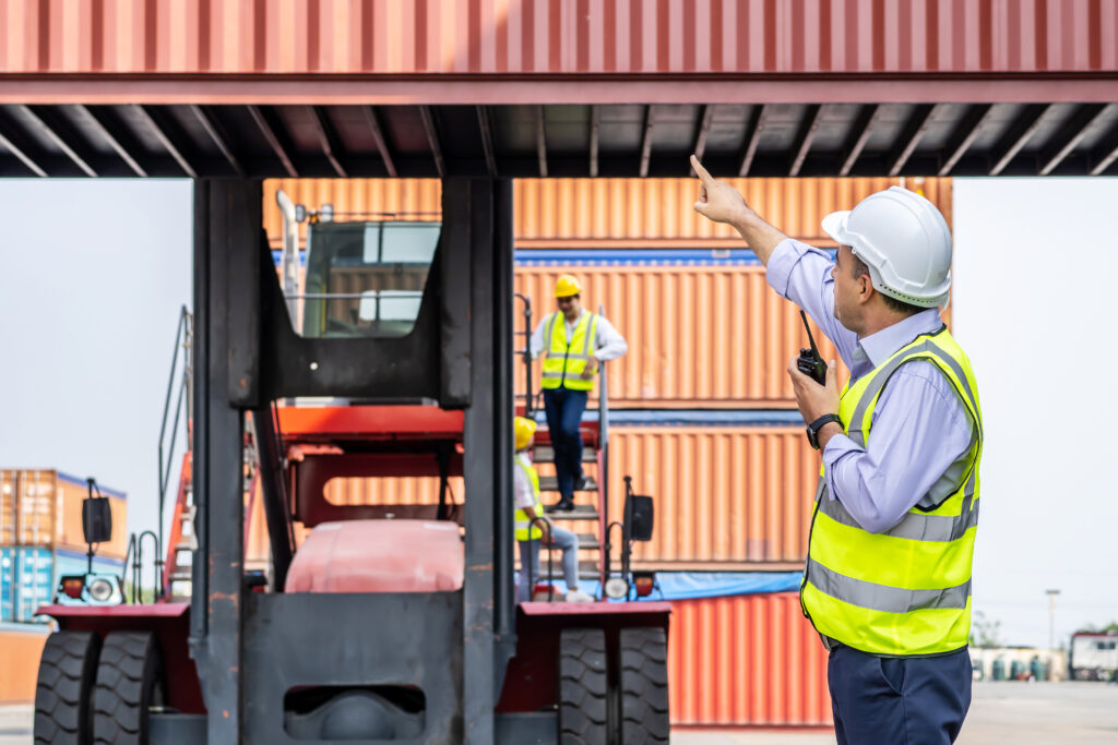 Young male engineer or manager Use of radio communication to con. https://westgoldencargo.com/